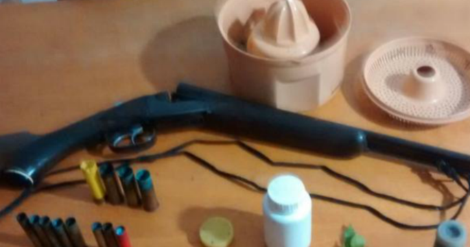 Lavrador é preso por plantar pés de maconha em área em frente de casa