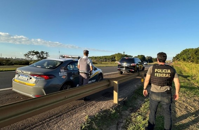 Policiais rodoviários são presos suspeitos de desviarem parte de maconha apreendida em rodovia