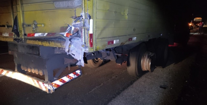 Motorista morre em acidente entre caminhonete e caminhão na Castello Branco em Bofete