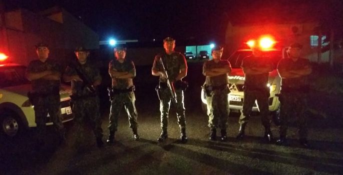 Polícia Ambiental prende homem com arma de fogo e entorpecentes na região rural de Itatinga