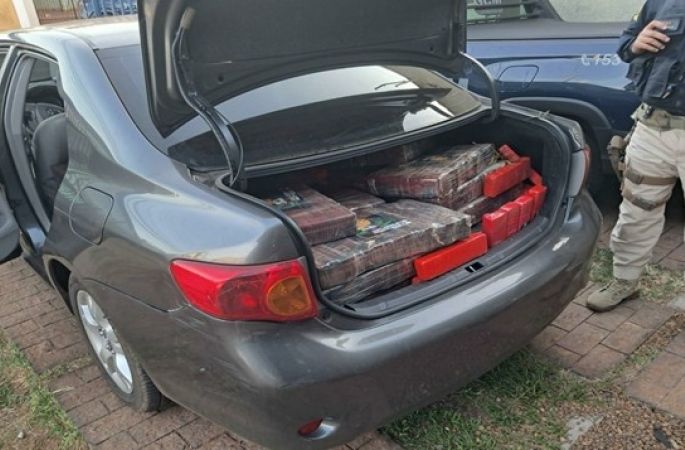 Perseguição na Raposo Tavares termina com apreensão de meia tonelada de maconha no interior de SP