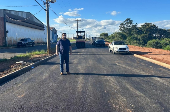 Pavimentação da segunda faixa da Avenida Cunha Bueno é concluída