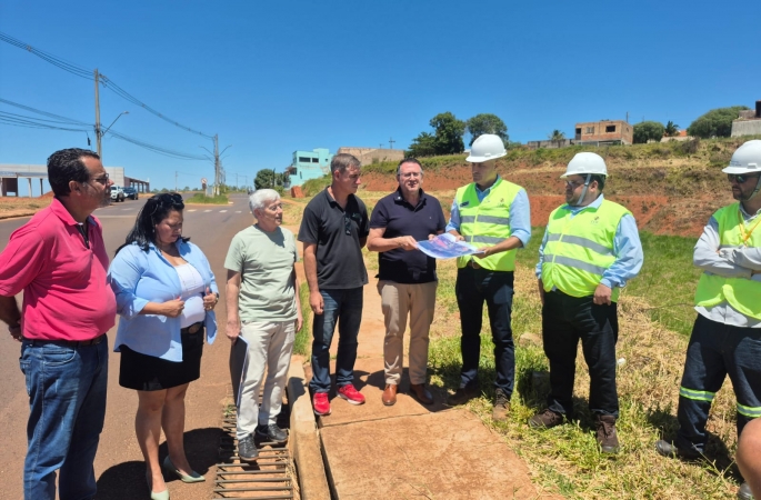 Prefeito Roberto Araujo acompanha início das obras do viaduto entre a Brabância e o Terras de São José