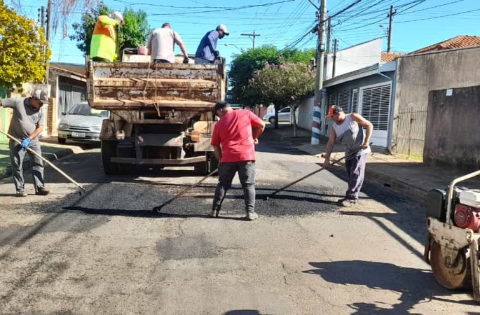 Bairros de Avaré recebem mais uma etapa da operação tapa-buraco