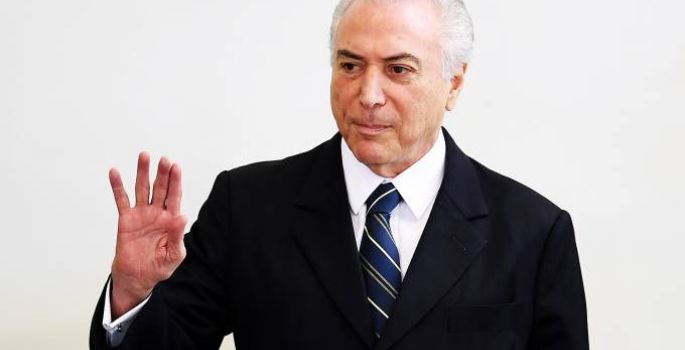 Dono da JBS gravou Temer dando aval para pagar silêncio de Cunha, diz jornal