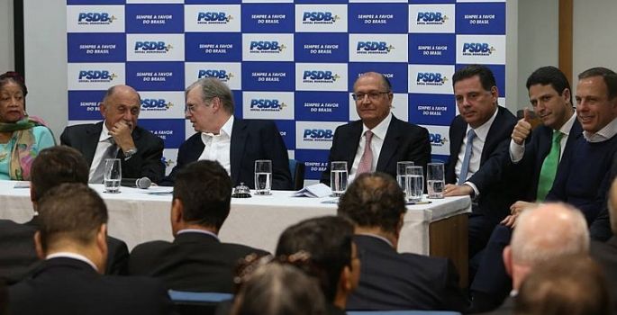 Tucanos se reúnem hoje em SP para definir se desembarcam do governo Temer
