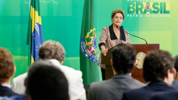 “Querem sentar na minha cadeira sem voto”, afirma Dilma sobre Temer