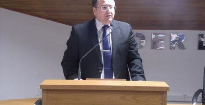 Após solicitação de vereador, Secretaria de Meio-Ambiente realiza trabalho em lago