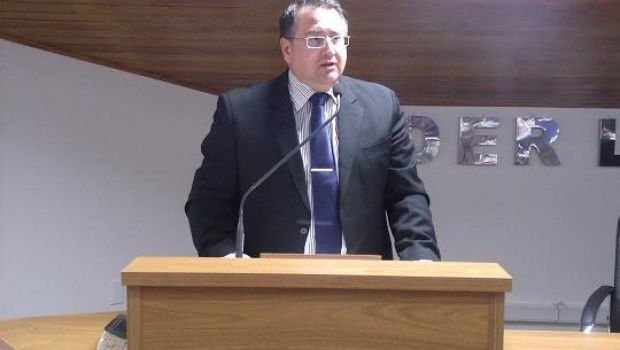 Vereador critica falta de planejamento da Secretária Lucia Léllis
