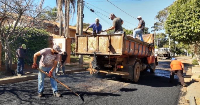 Recapeamento tem continuação e novas ruas são recuperadas