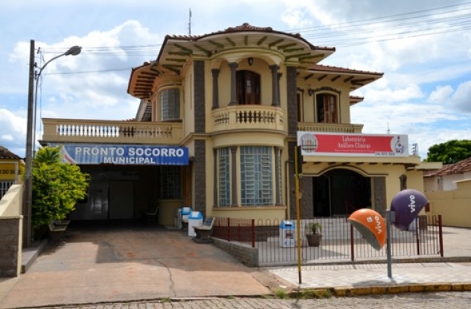 Recém-nascido ingere álcool após técnica de enfermagem confundir garrafas