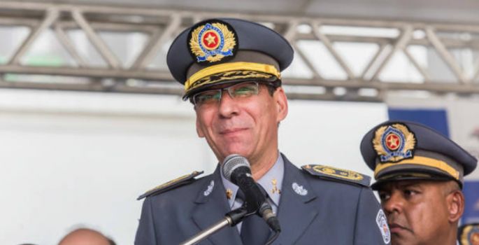 Novo comandante-geral da PM toma posse e defende ação no Carandiru