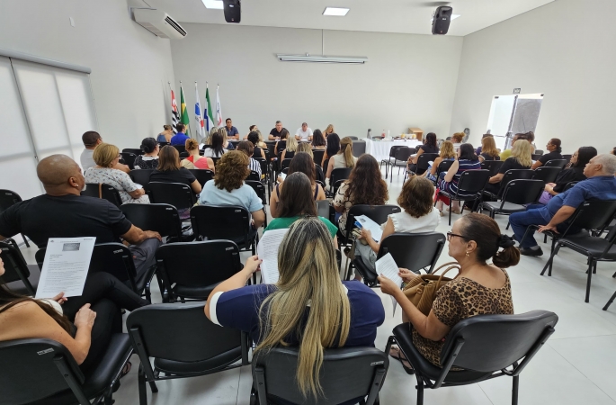 Diretores de creches e escolas municipais participam de reunião de planejamento