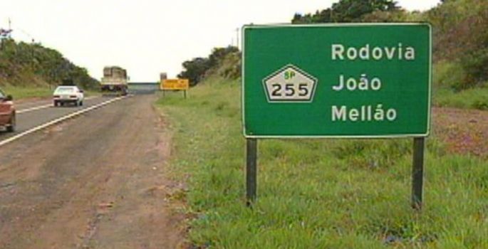 Acidente brutal mata jovem na SP-255 - Avaré