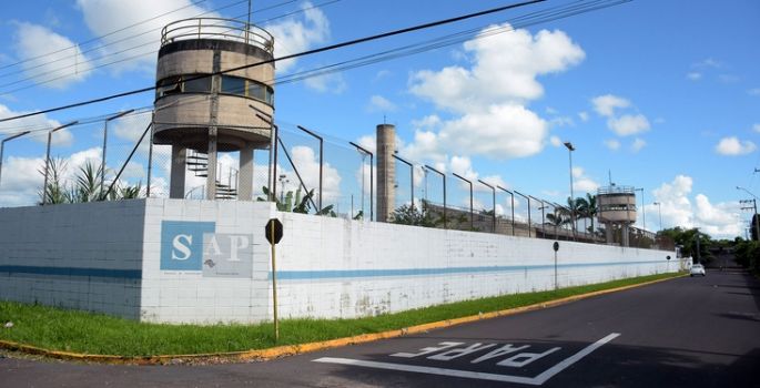 Diretor de cadeia é preso por facilitar transferência em troca de sexo
