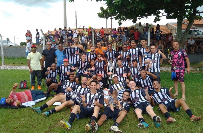 Vila Martins vence torneio no campo do Fluminense