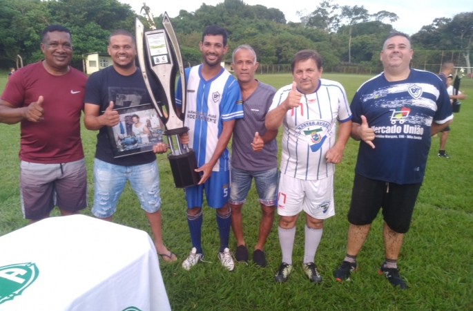 Equipe da Vila Jardim conquista título em torneio na Associação Ferroviária