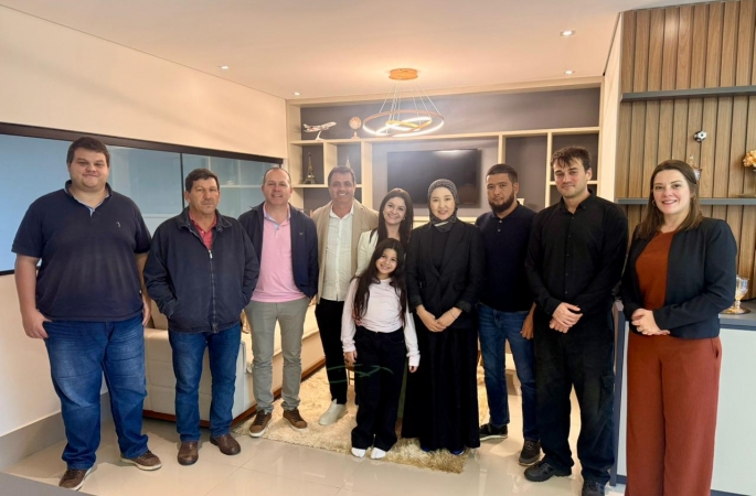 Secretário Ricardinho participa de recepção à comitiva estrangeira na empresa Soupleliss