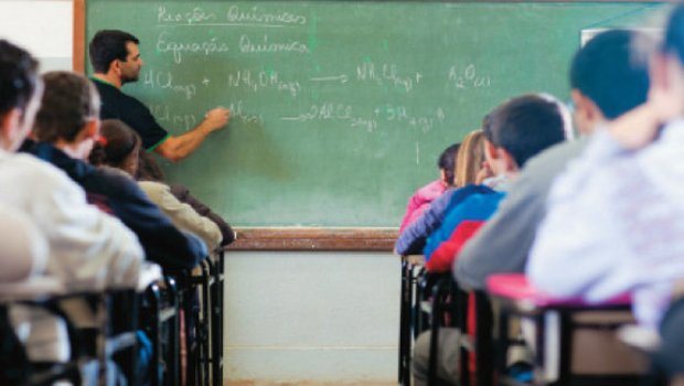 Com pouca chance de reajuste, professores em SP estudam greve