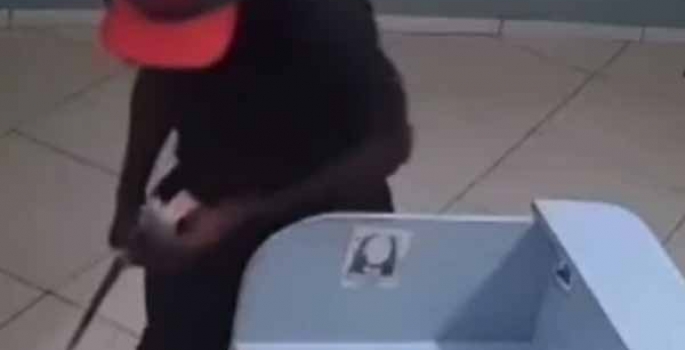 Câmera de segurança registra assalto a posto de combustíveis em Bernardino de Campos