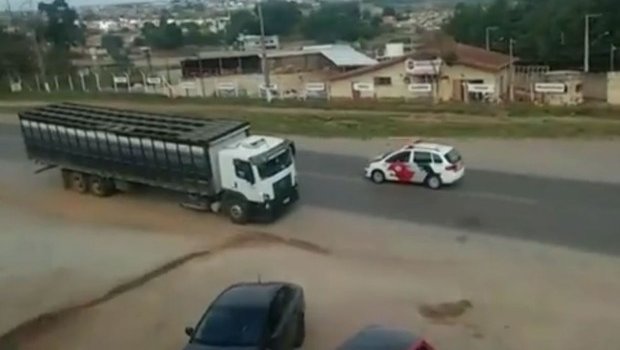 Jovem raptada pelo ex-companheiro é socorrida após conseguir fugir em Taquarituba