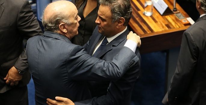 Aécio faz elogio a Temer e dá trégua ao PT