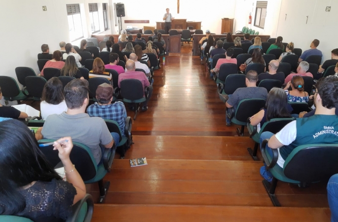Servidores participam de treinamento sobre plataforma digital que substitui papel