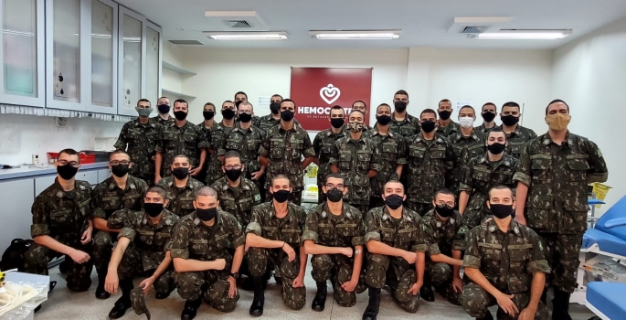 Voluntários do Tiro de Guerra de Avaré realizam doação de sangue