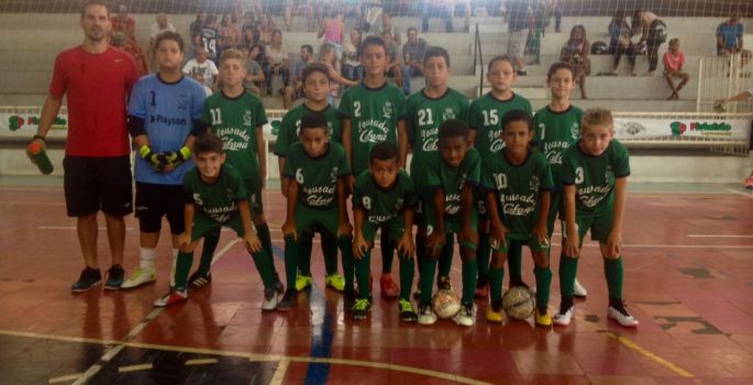 Meninos da SEME sagram-se campeões de futsal na AAA