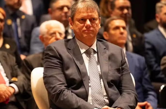 Tarcísio age para extinguir estatais e regulamentar funcionamento da Polícia Civil