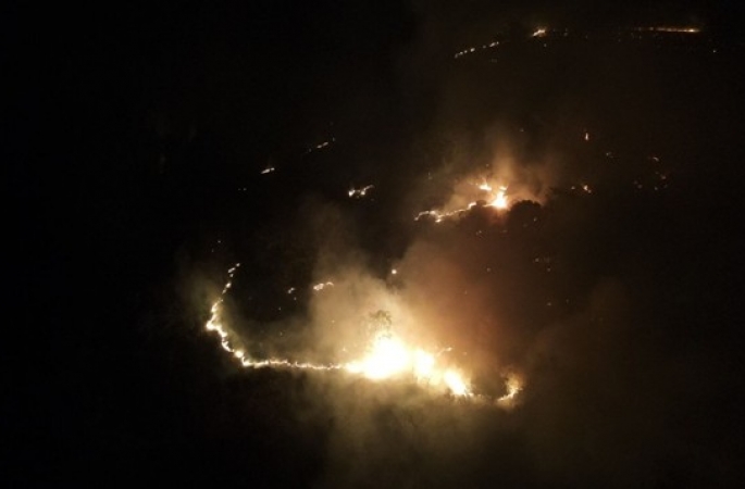 Incêndio de grandes proporções atinge área de proteção ambiental da Mata Atlântica em Timburi