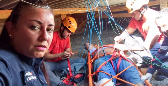 SAMU socorre trabalhador que sofreu queda em Avaré