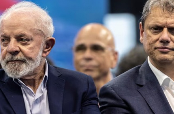Tarcísio muda discurso interno, admite disputar o Planalto e se prepara para dois cenários em 2026