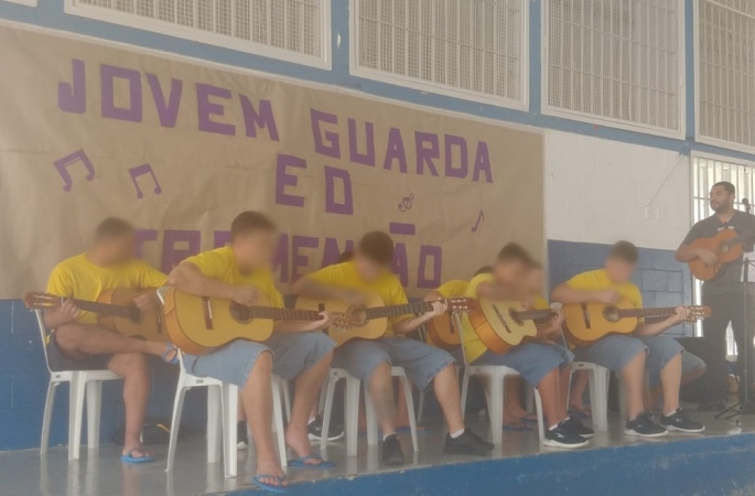 Jovens da Fundação CASA de Cerqueira César realizam Tributo a Erasmo Carlos