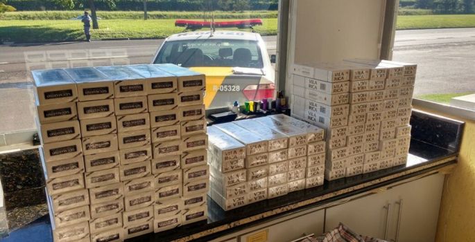 Passageira de ônibus é presa com cigarros contrabandeados na Castello Branco