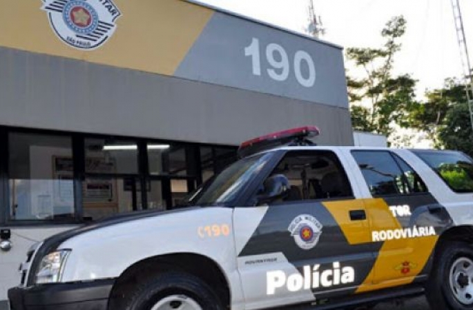 Acidente entre duas motos é registrado na SP- 255 em Avaré – um dos condutores era menor de idade
