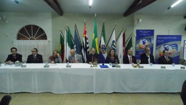 Rotary Clubes avareenses recebem Governador Distrital em Reunião Festiva