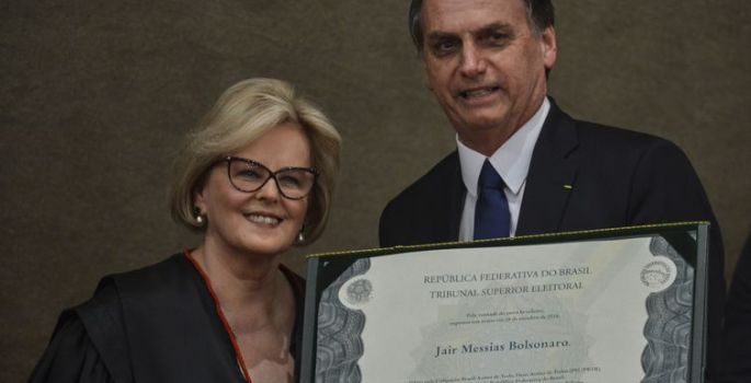 Em diplomação, Bolsonaro pede confiança daqueles que não votaram nele