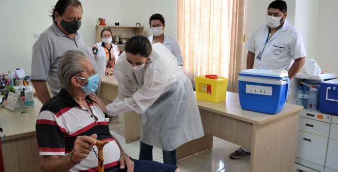 Avaré: Secretaria da Saúde dá início à vacinação contra a Covid-19