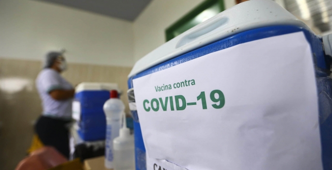 Número de vacinas contra Covid ainda é pequeno