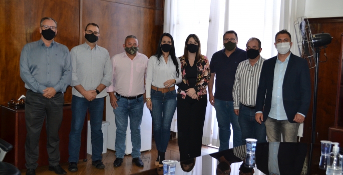 Vice-prefeita Bruna Silvestre recepciona deputada estadual Letícia Aguiar