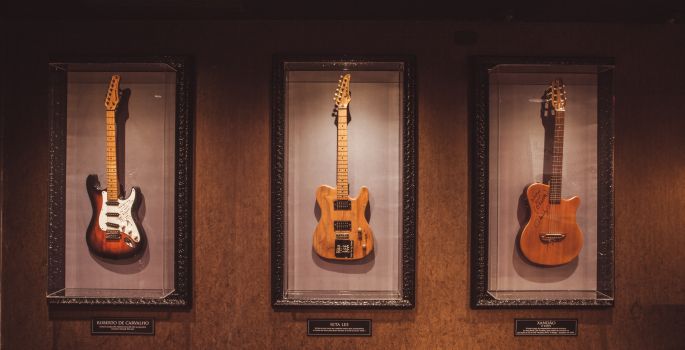 Considerado o maior museu de música do mundo, Hard Rock Cafe mantém peças icônicas