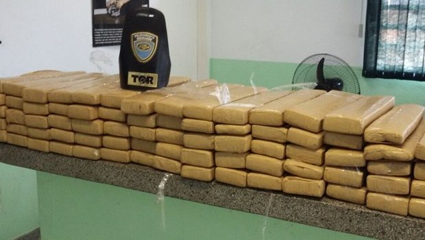 TOR apreende drogas após motorista bater veículo durante fuga