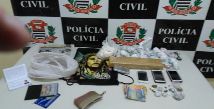 Homem e mulher são presos suspeitos de tráfico de drogas na Vila Jardim - Avaré