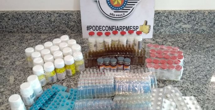 Passageira é flagrada com anabolizantes e estimulantes sexuais dentro de ônibus em Avaré