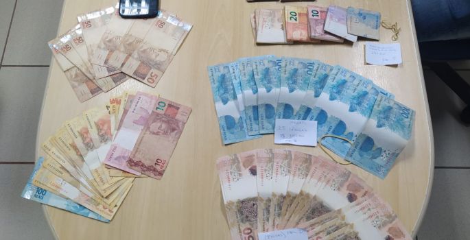 Botucatu: Polícia Militar apreende mais de R$ 3 mil em notas falsas