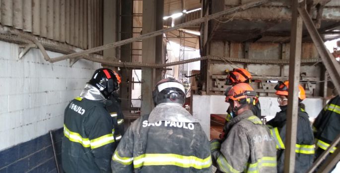 Funcionário morre soterrado por grãos de sorgo após entrar em barracão com acesso restrito em Iaras