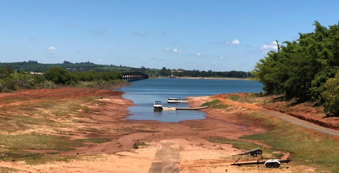 Com 23% do volume de água, represa de Jurumirim atinge nível mais baixo em 2021