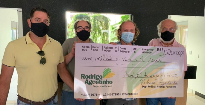 Vereador Magno Greguer e deputado Rodrigo Agostinho anunciam verbas para Santa Casa