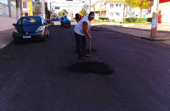 Após trégua das chuvas, “Operação Tapa-Buracos” é retomada em Avaré